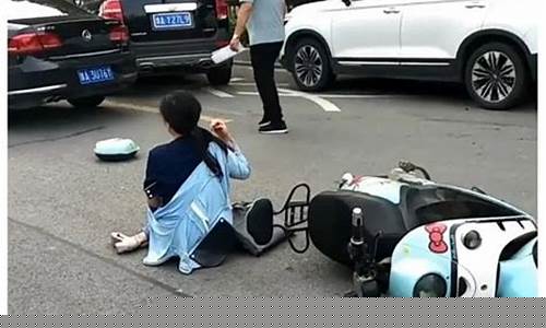 梦到车被撞了什么预兆(梦到车被撞了什么预兆周公解梦)-易学网